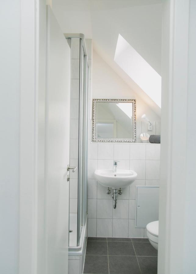 Gaestehaus Vigliarolo Gewerblich Jedes Zimmer Eigenes Bad Gemeinschaftskueche Elmshorn Eksteriør bilde