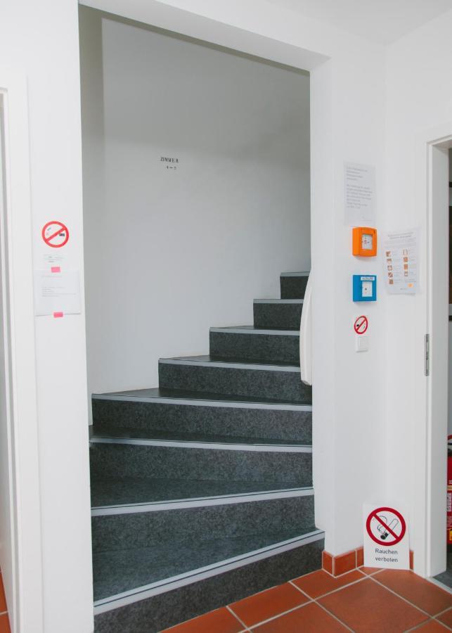 Gaestehaus Vigliarolo Gewerblich Jedes Zimmer Eigenes Bad Gemeinschaftskueche Elmshorn Eksteriør bilde