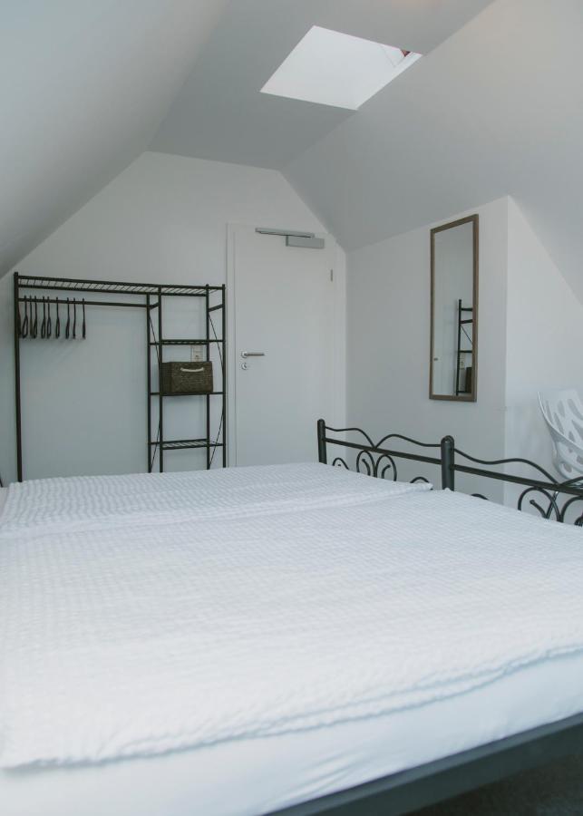 Gaestehaus Vigliarolo Gewerblich Jedes Zimmer Eigenes Bad Gemeinschaftskueche Elmshorn Eksteriør bilde