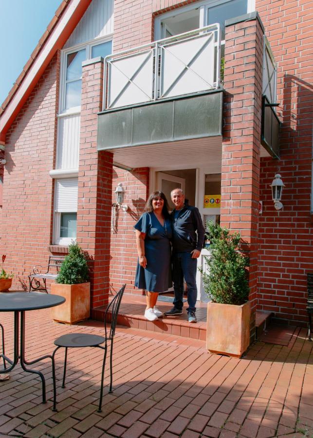 Gaestehaus Vigliarolo Gewerblich Jedes Zimmer Eigenes Bad Gemeinschaftskueche Elmshorn Eksteriør bilde
