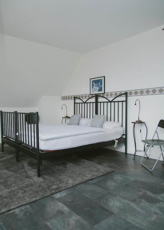 Gaestehaus Vigliarolo Gewerblich Jedes Zimmer Eigenes Bad Gemeinschaftskueche Elmshorn Eksteriør bilde