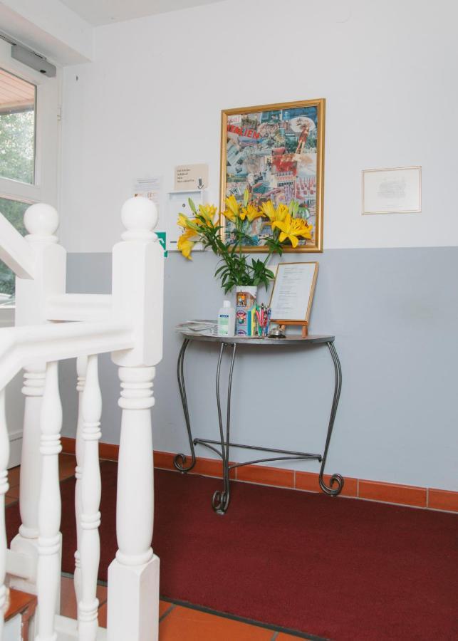 Gaestehaus Vigliarolo Gewerblich Jedes Zimmer Eigenes Bad Gemeinschaftskueche Elmshorn Eksteriør bilde